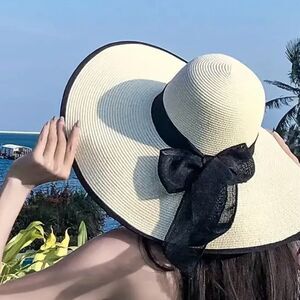 SUMMER OFF WHITE AND BLACK STRAW BEACH SUN HAT